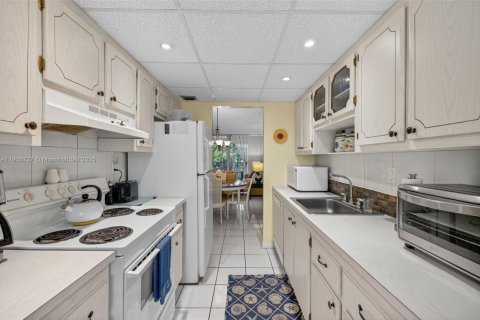 Купить кондоминиум в Лодердейл-Лейкс, Флорида 2 спальни, 89.19м2, № 2015882 - фото 17