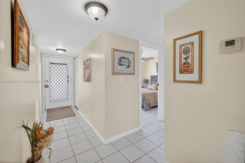 Купить кондоминиум в Лодердейл-Лейкс, Флорида 2 спальни, 89.19м2, № 2015882 - фото 24