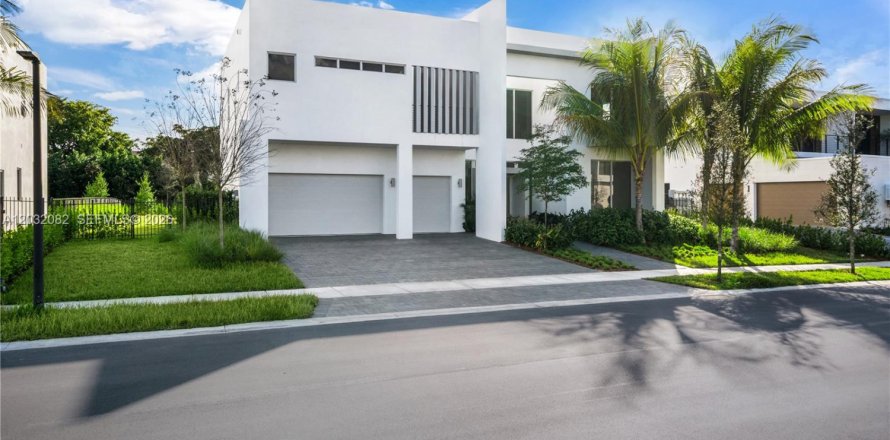 Villa ou maison à Weston, Floride 5 chambres, 353.96 m2 № 2265352