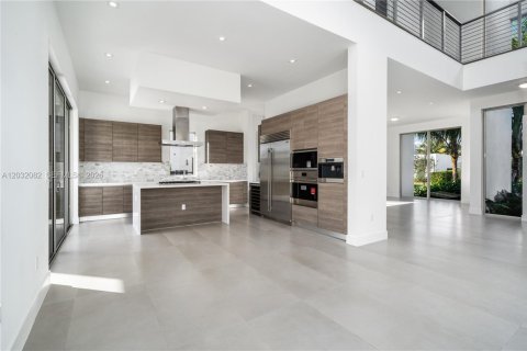 Villa ou maison à vendre à Weston, Floride: 5 chambres, 353.96 m2 № 2265352 - photo 10