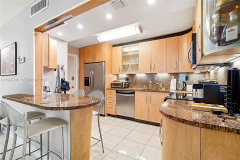 Condo à Hollywood, Floride, 2 chambres  № 2077241
