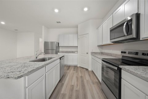 Villa ou maison à vendre à Poinciana, Floride: 5 chambres, 184.32 m2 № 2143000 - photo 4