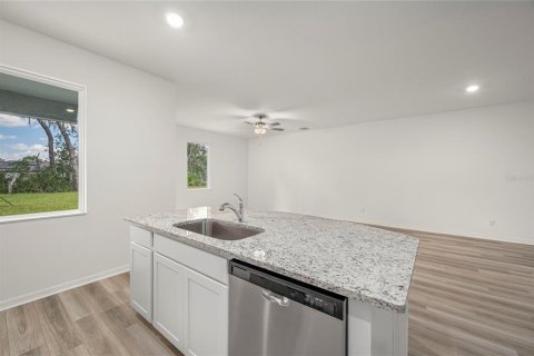 Villa ou maison à vendre à Poinciana, Floride: 5 chambres, 184.32 m2 № 2143000 - photo 5
