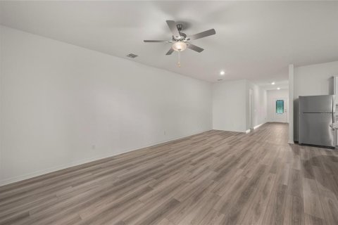 Villa ou maison à vendre à Poinciana, Floride: 5 chambres, 184.32 m2 № 2143000 - photo 8
