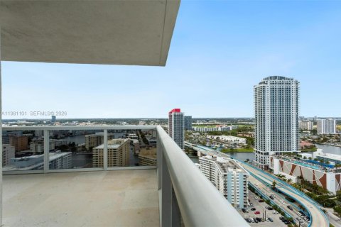 Condo in Hallandale Beach, Florida, 2 bedrooms  № 2052936 - photo 26