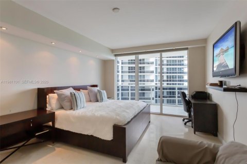 Condo in Hallandale Beach, Florida, 2 bedrooms  № 2052936 - photo 17