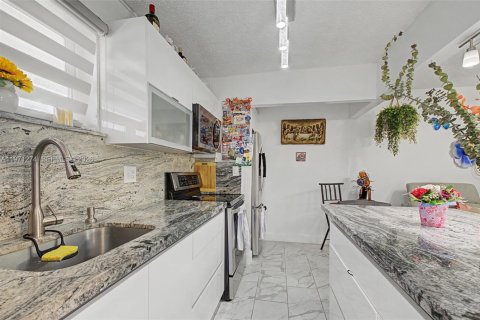 Condominio en venta en Miami, Florida, 2 dormitorios, 91.97 m2 № 2032120 - foto 8