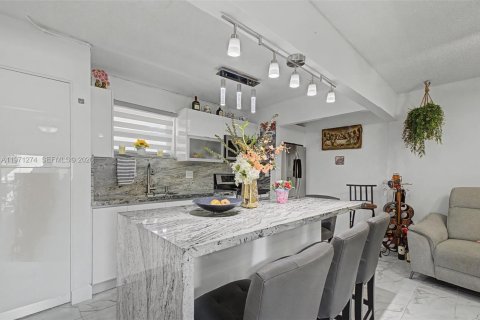 Condominio en venta en Miami, Florida, 2 dormitorios, 91.97 m2 № 2032120 - foto 7