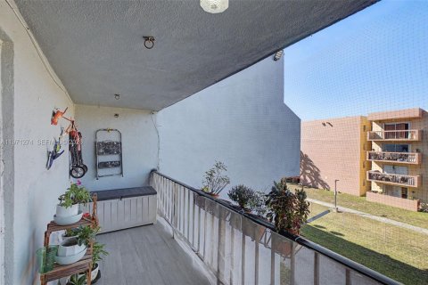 Condominio en venta en Miami, Florida, 2 dormitorios, 91.97 m2 № 2032120 - foto 20