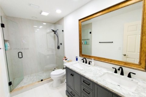 House in Boca Raton, Florida 4 bedrooms, 260.22 sq.m. № 2030897 - photo 24