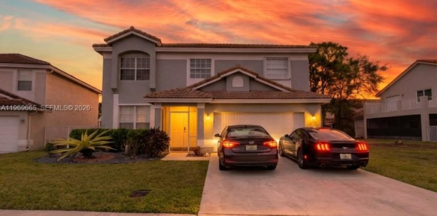 House in Boca Raton, Florida 4 bedrooms, 260.22 sq.m. № 2030897