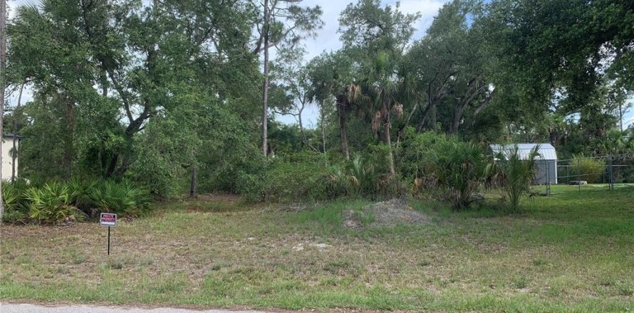 Land in Port Charlotte, Florida № 2158695