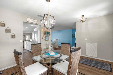 House in Ocala, Florida 2 bedrooms, 135.82 sq.m. № 2094050 - photo 9
