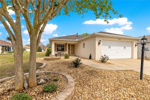 House in Ocala, Florida 2 bedrooms, 135.82 sq.m. № 2094050 - photo 3