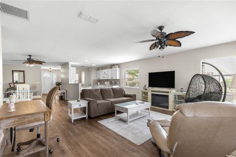 House in Ocala, Florida 2 bedrooms, 135.82 sq.m. № 2094050 - photo 17
