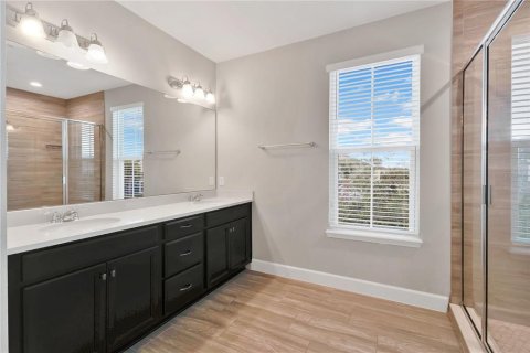 House in Orlando, Florida 4 bedrooms, 234.67 sq.m. № 1914739 - photo 11