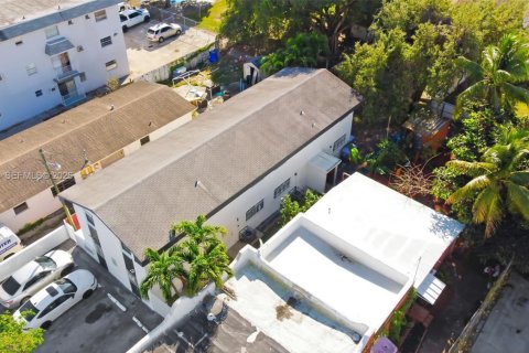 Commercial property in Miami, Florida 282.05 sq.m. № 2042230 - photo 4