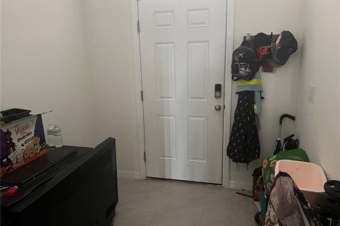 Townhouse in Howey-in-the-Hills, Florida 3 bedrooms, 154.22 sq.m. № 1609449 - photo 4