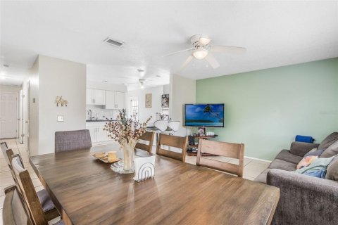 Casa en venta en Orlando, Florida, 3 dormitorios, 99.5 m2 № 1907804 - foto 8
