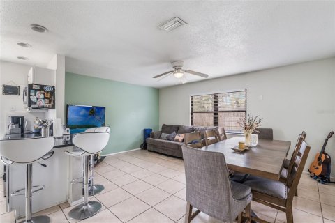 Casa en venta en Orlando, Florida, 3 dormitorios, 99.5 m2 № 1907804 - foto 3