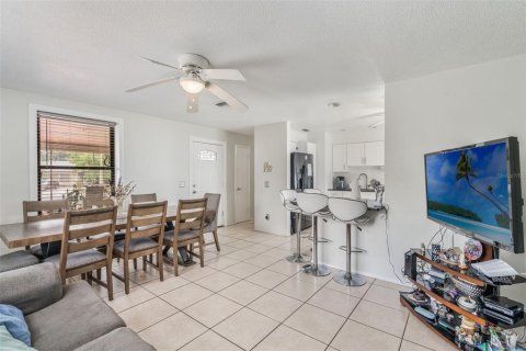 Casa en venta en Orlando, Florida, 3 dormitorios, 99.5 m2 № 1907804 - foto 9