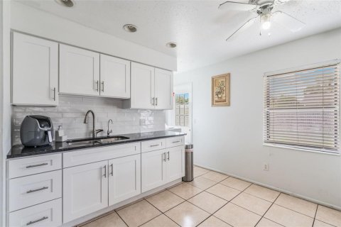 Casa en venta en Orlando, Florida, 3 dormitorios, 99.5 m2 № 1907804 - foto 5