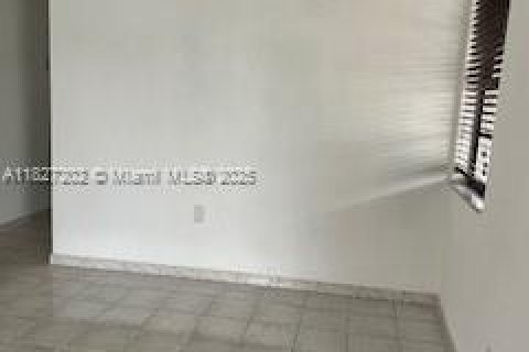 Купить виллу или дом в Хайалиа, Флорида 2 спальни, 123.28м2, № 1942343 - фото 17