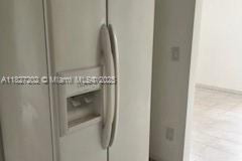 Купить виллу или дом в Хайалиа, Флорида 2 спальни, 123.28м2, № 1942343 - фото 3