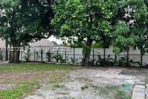 Купить виллу или дом в Хайалиа, Флорида 2 спальни, 123.28м2, № 1942343 - фото 19