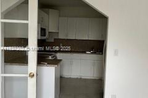 Купить виллу или дом в Хайалиа, Флорида 2 спальни, 123.28м2, № 1942343 - фото 15