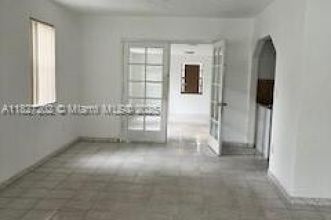 Купить виллу или дом в Хайалиа, Флорида 2 спальни, 123.28м2, № 1942343 - фото 18