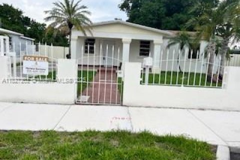 Купить виллу или дом в Хайалиа, Флорида 2 спальни, 123.28м2, № 1942343 - фото 24