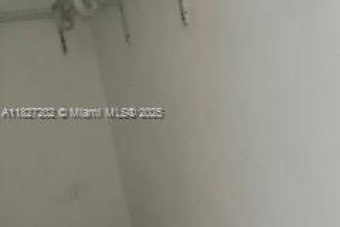 Купить виллу или дом в Хайалиа, Флорида 2 спальни, 123.28м2, № 1942343 - фото 9