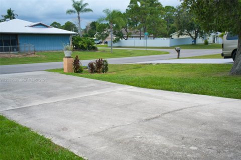 Casa en venta en Port St. Lucie, Florida, 2 dormitorios, 155.33 m2 № 2365649 - foto 5