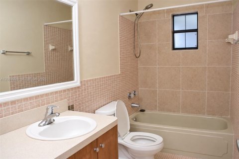 Casa en venta en Port St. Lucie, Florida, 2 dormitorios, 155.33 m2 № 2365649 - foto 55