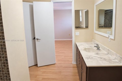 Casa en venta en Port St. Lucie, Florida, 2 dormitorios, 155.33 m2 № 2365649 - foto 30