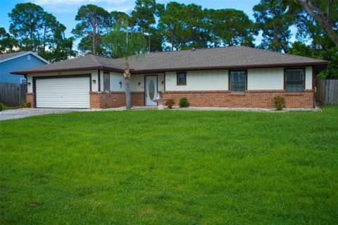 Casa en venta en Port St. Lucie, Florida, 2 dormitorios, 155.33 m2 № 2365649 - foto 1