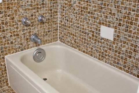 Casa en venta en Port St. Lucie, Florida, 2 dormitorios, 155.33 m2 № 2365649 - foto 48