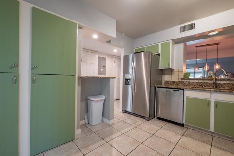 Condo in Altamonte Springs, Florida, 3 bedrooms  № 1720734 - photo 11