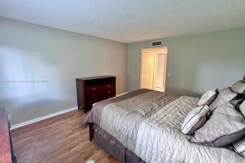 Condo in Weston, Florida, 2 bedrooms  № 1855334 - photo 19