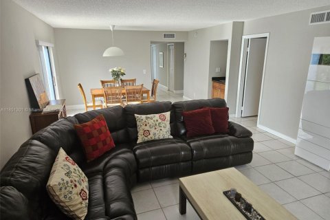 Condo in Weston, Florida, 2 bedrooms  № 1855334 - photo 12