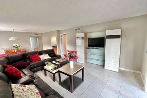 Condo in Weston, Florida, 2 bedrooms  № 1855334 - photo 14