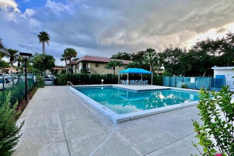 Condo in Weston, Florida, 2 bedrooms  № 1855334 - photo 27
