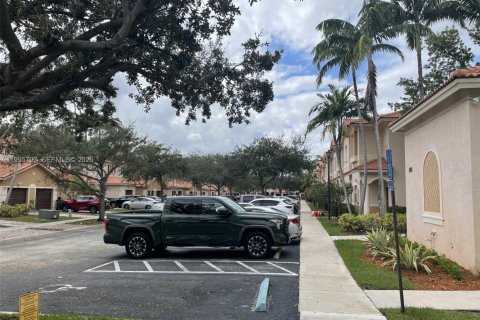 Touwnhouse à vendre à Tamarac, Floride: 2 chambres, 112.78 m2 № 2063986 - photo 4