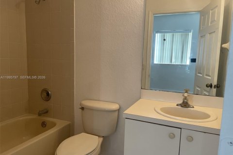 Touwnhouse à vendre à Tamarac, Floride: 2 chambres, 112.78 m2 № 2063986 - photo 15