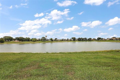House in The Villages, Florida 3 bedrooms, 208.29 sq.m. № 1777848 - photo 7