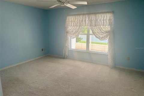 House in The Villages, Florida 3 bedrooms, 208.29 sq.m. № 1777848 - photo 17