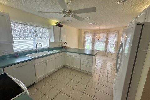 House in The Villages, Florida 3 bedrooms, 208.29 sq.m. № 1777848 - photo 8
