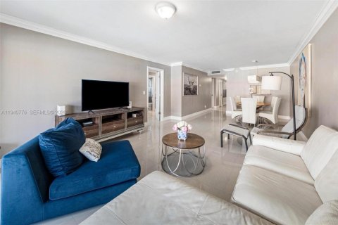 Copropriété à vendre à Hallandale Beach, Floride: 2 chambres, 105.82 m2 № 1997786 - photo 6