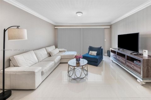 Copropriété à vendre à Hallandale Beach, Floride: 2 chambres, 105.82 m2 № 1997786 - photo 5